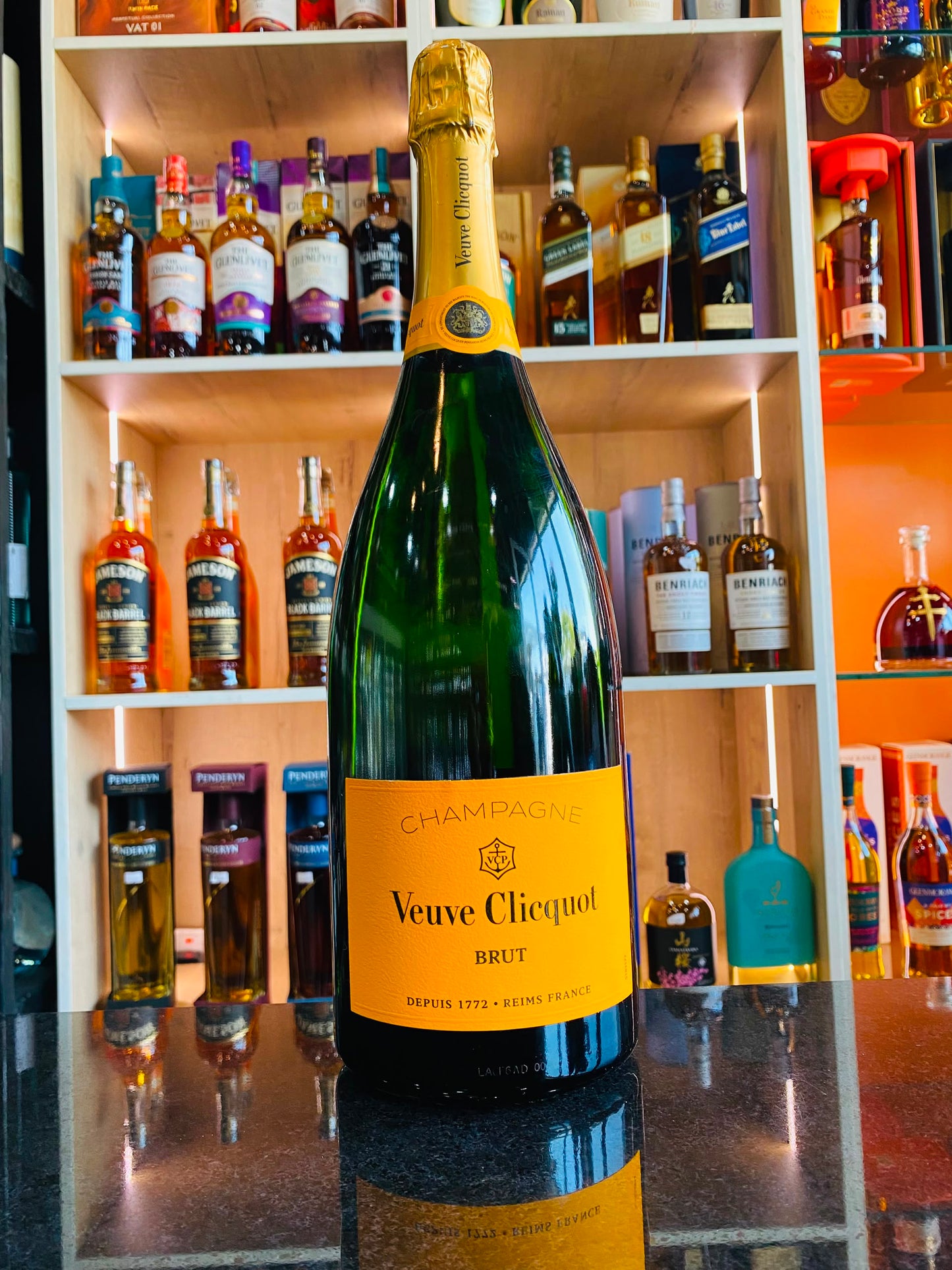VEUVE CLICQUOT YELLOW LABEL 1.5L